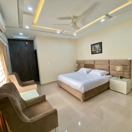 Continental Boutique House Bed and Breakfast Islamabad Eksteriør billede