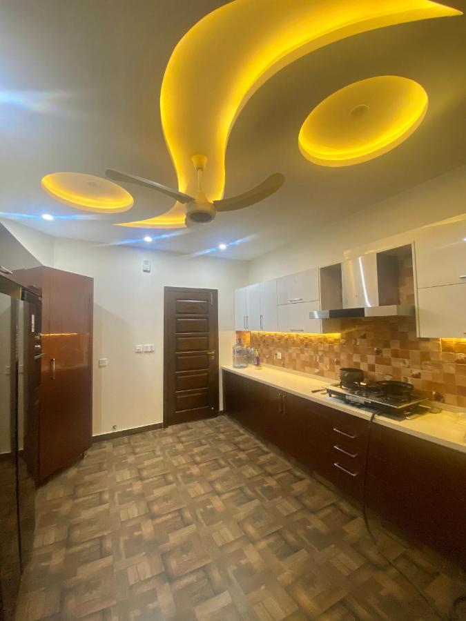 Continental Boutique House Bed and Breakfast Islamabad Eksteriør billede